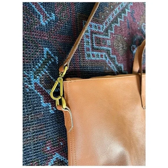 Madewell "The Transport Weekender" Travel Bag | English Saddle Brown Leather - Picture 6 of 13